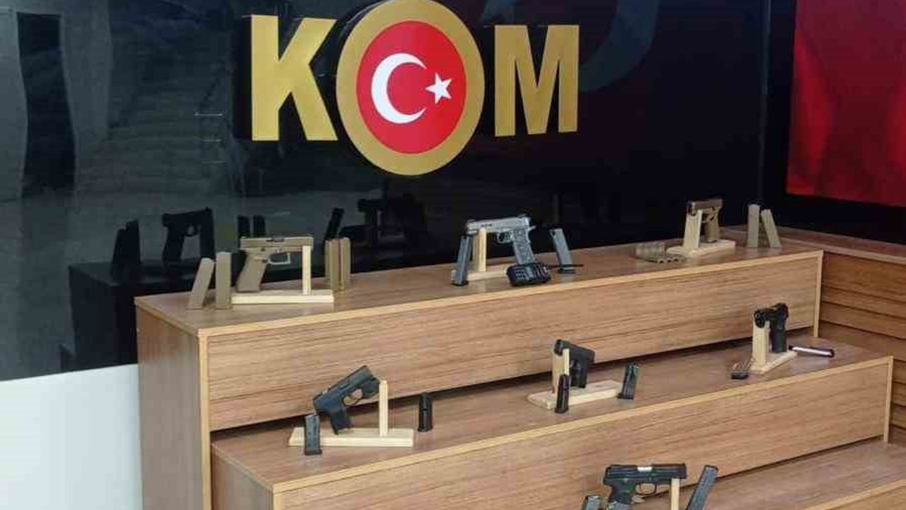 Şanlıurfa’da silah kaçakçılığı operasyonu: 2 tutuklama, 7 ruhsatsız tabanca ele geçirildi