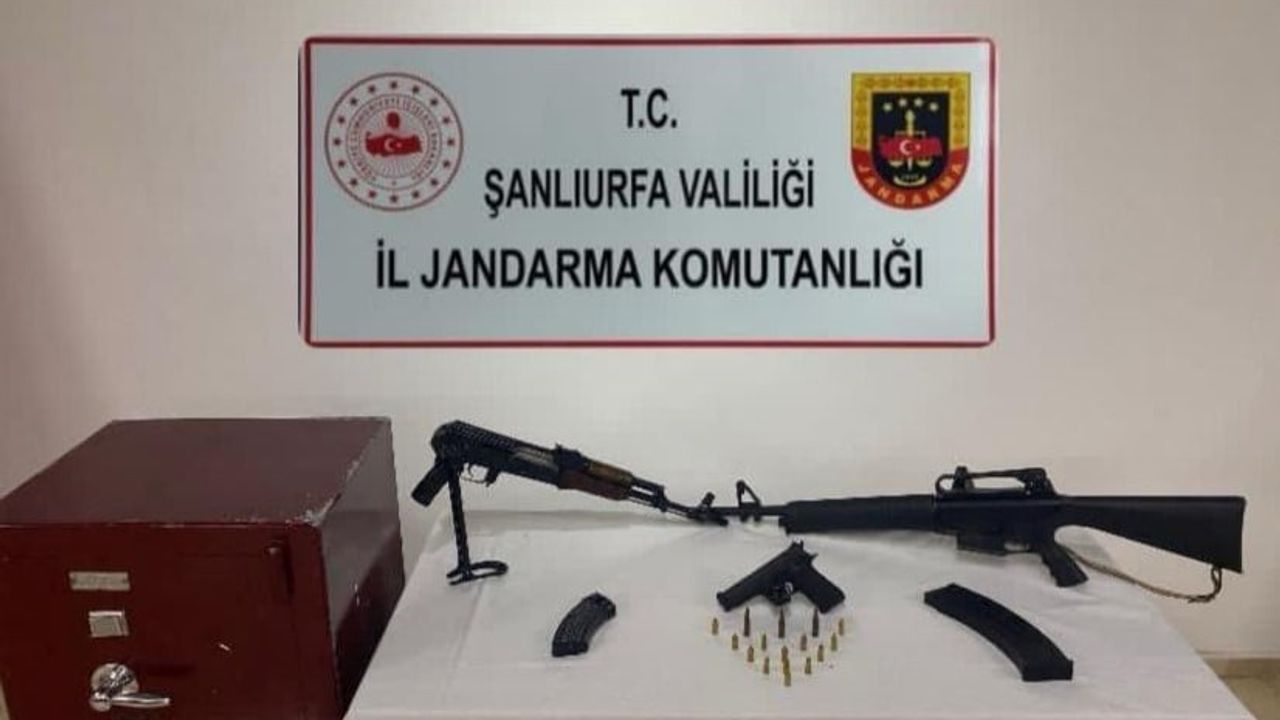 Şanlıurfa Haliliye'de jandarmadan ruhsatsız silah operasyonu: 3 silah, mühimmat ele geçirildi