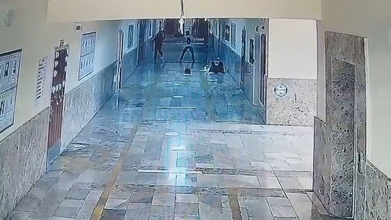 Şanlıurfa Siverek'te Liseye Silahlı Saldırı: 16 Kişi Yaralandı