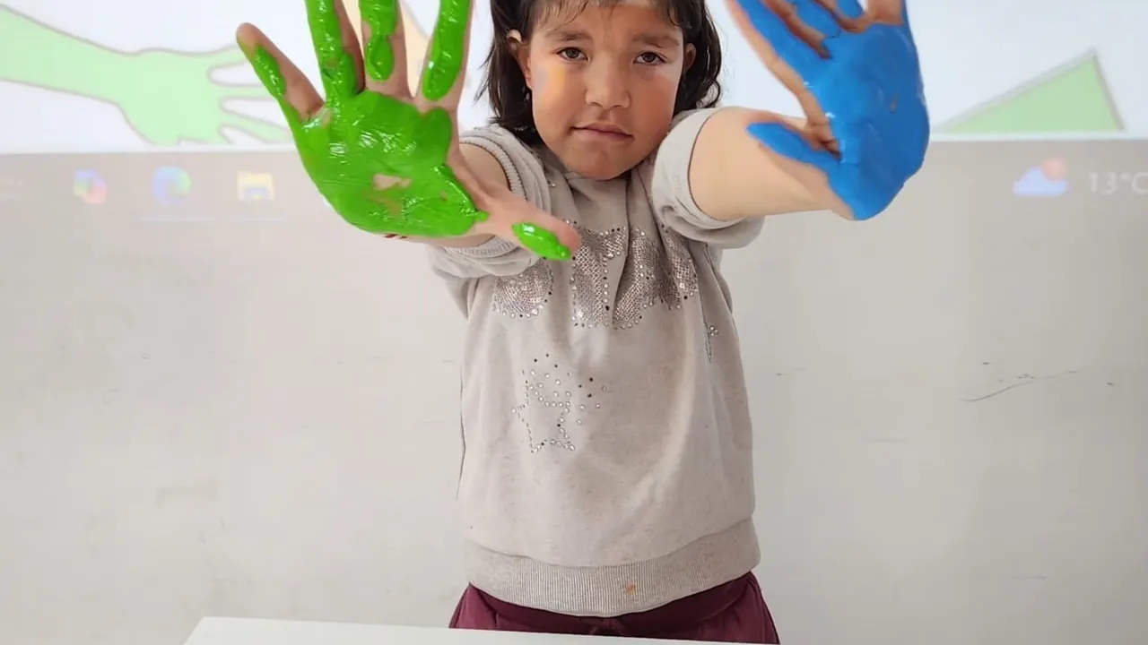 Sarıgöl Dört Eylül İlkokulu'nda Otizm Farkındalık Günü'nde Tişört Boyama Etkinliği