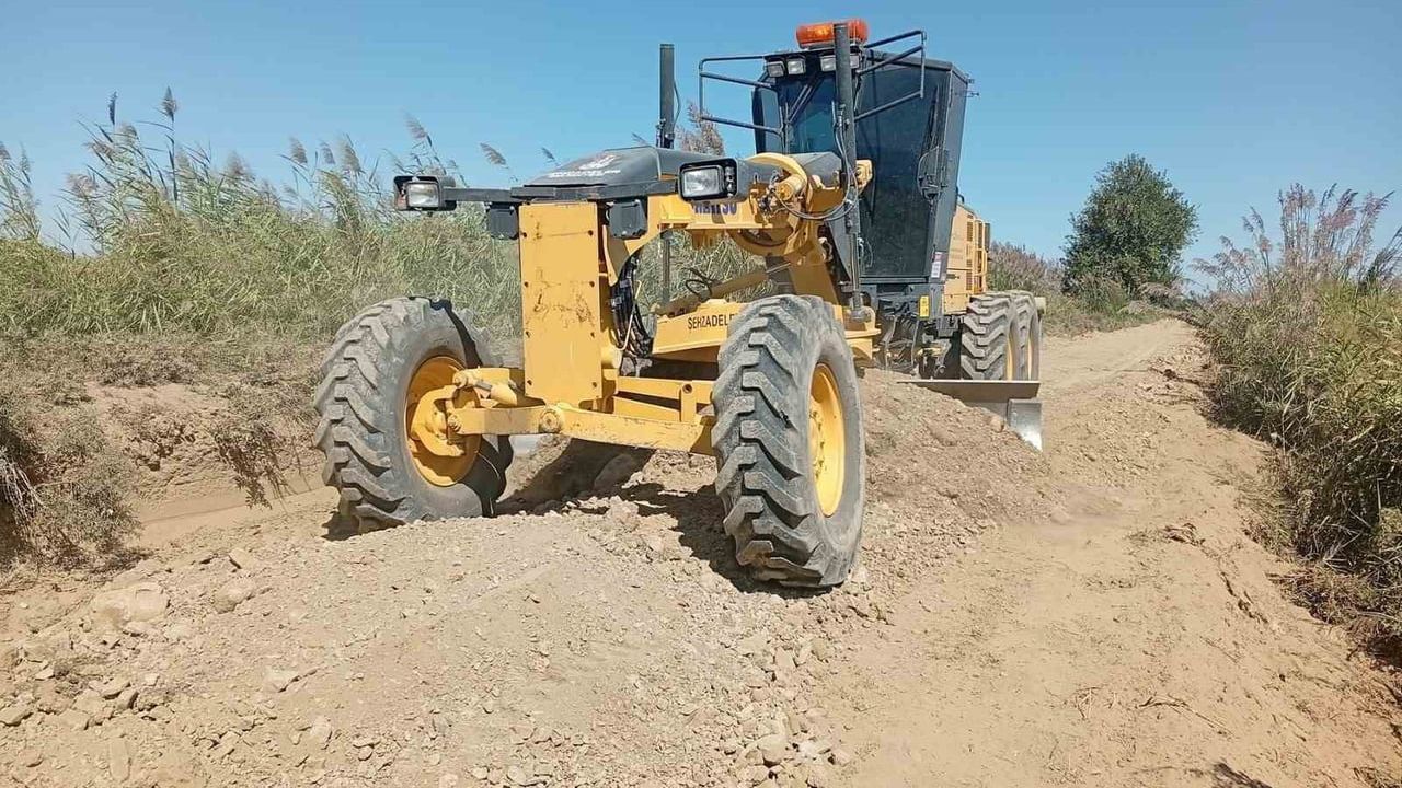Şehzadeler'de ova yollarında 6 aylık düzenleme: 100 km malzemeli, 250 km malzemesiz, 63 km asfalt