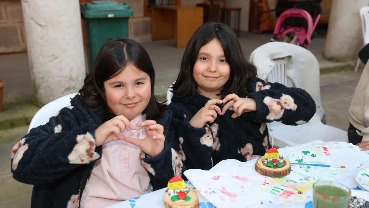 Şehzadeler'de 'Rengarenk Bir Gün' etkinliği Kurşunlu Han'da çocukları buluşturdu
