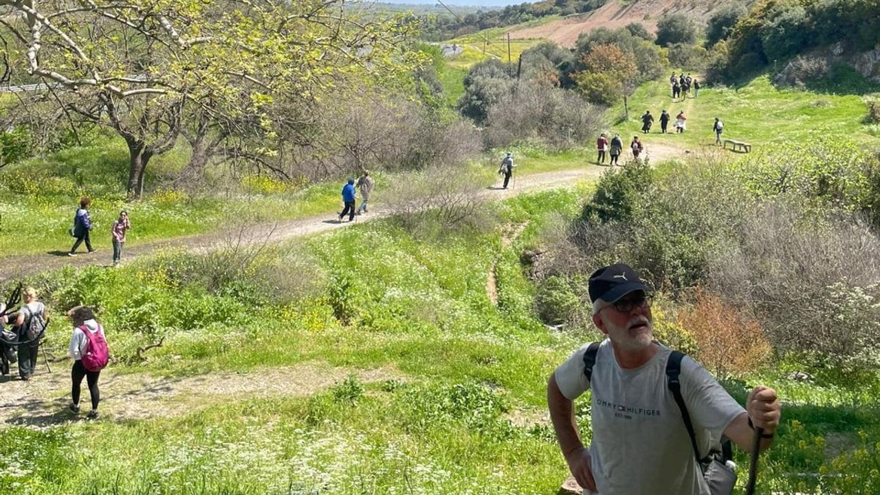 Şehzadeler'de Sülüklügöl–Hamalın Kırı Parkurunda Doğa Yürüyüşü