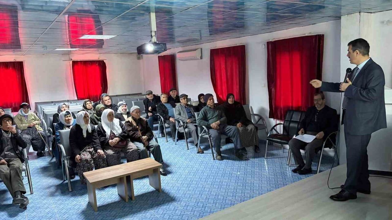 Selendi’de 2026 Hacı Adaylarına İki Günlük Eğitim Semineri