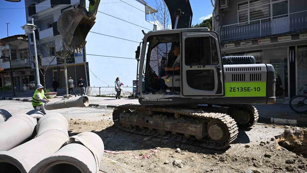 Selendi Yenicami Mahallesi'ne 6 milyon TL'lik altyapı yatırımı: 1.040 m kanalizasyon ve yağmursuyu hattı