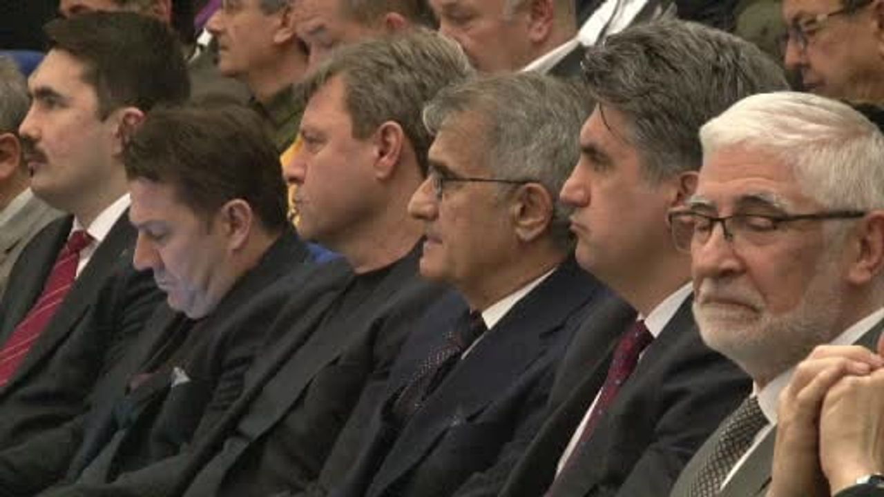 Şenol Güneş: Milli Takım çeyrek finale kadar rahat gelebilecek bir görüntüde