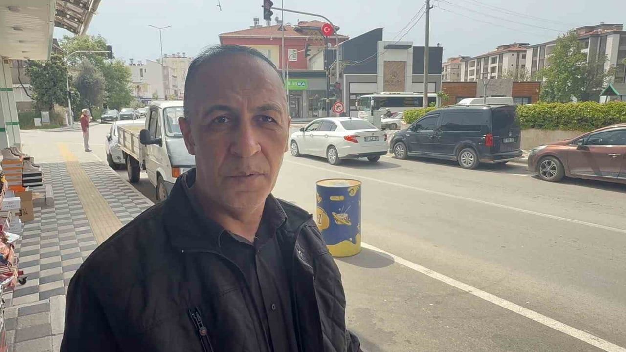 Serik'te büfe önünden park halindeki motosikletin saniyeler içinde çalınması