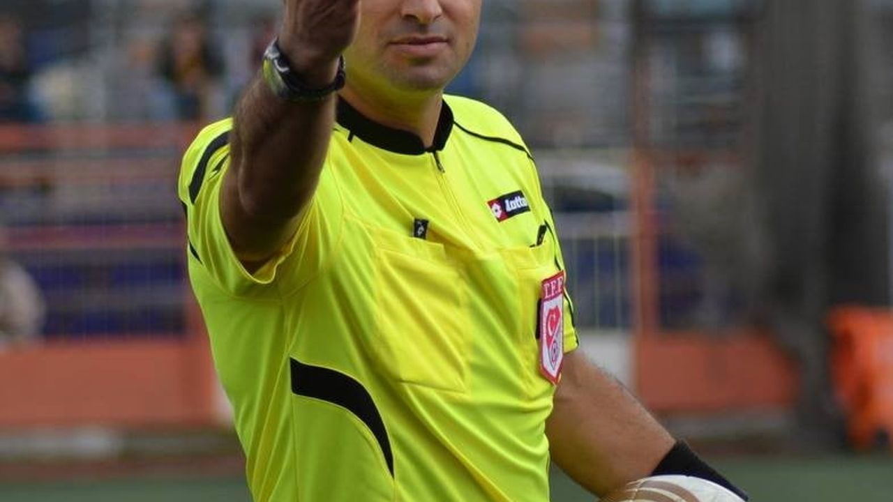 Seyfettin Ünal: 20 yılın üzerinde polislik, 22 yıllık profesyonel hakemlik kariyeri