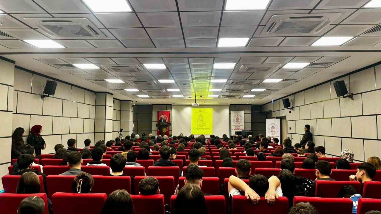 Şeyh Edebali Anma Yılı Kapsamında Konferans: Anadolu İrfanı ve Osmanlı'nın Kuruluşuna Katkıları Ele Alındı