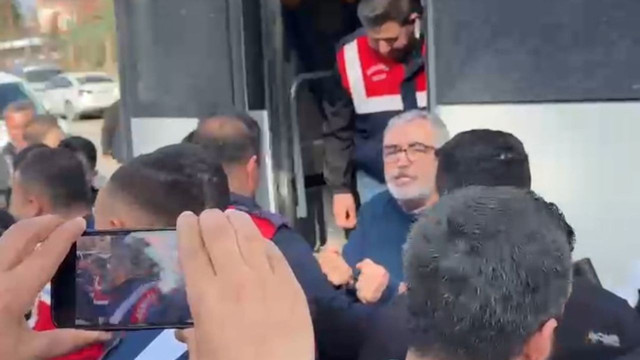 Siirt’te Fadıl Akgündüz ile güvenlik güçleri arasında cenaze töreninde kısa süreli gerginlik