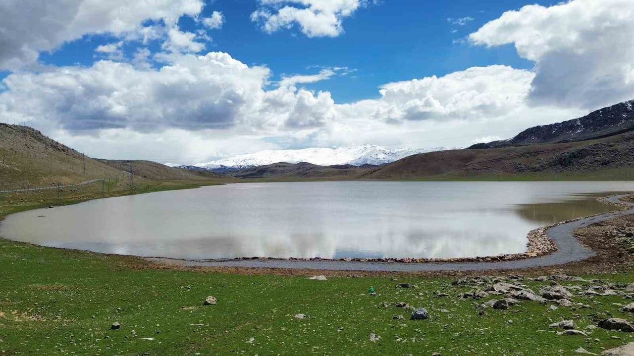 Siirt’te Zirin Gölü, taşkın koruma çalışmaları ve yağışlarla yeniden su tuttu