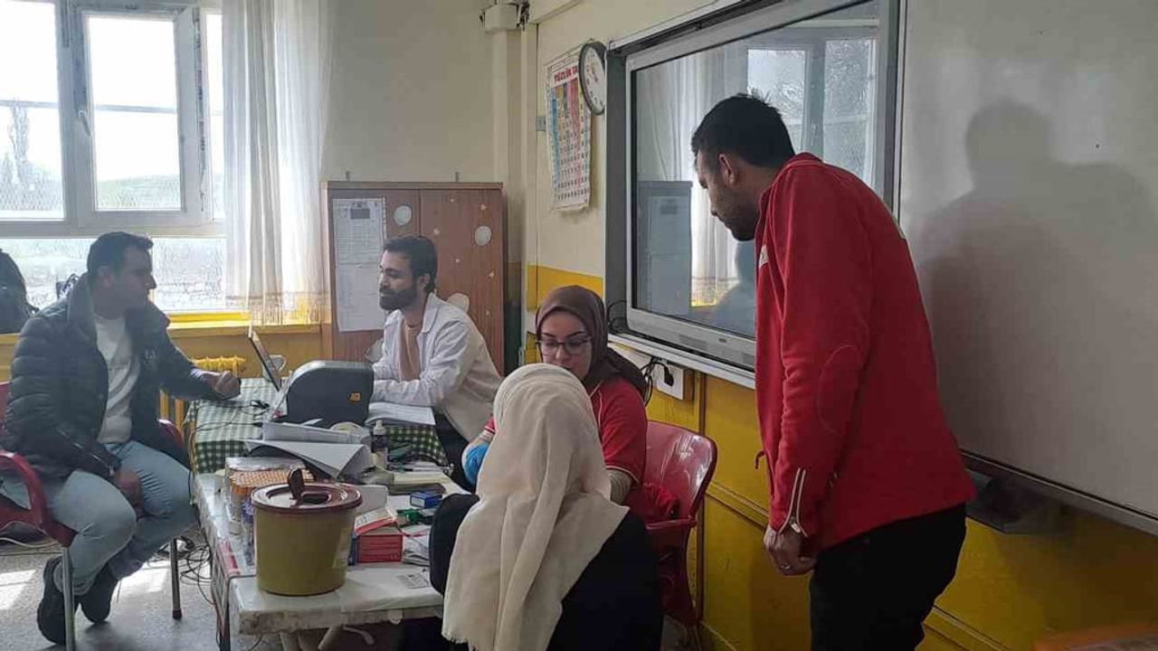 Silvan’da 'Okulumda KAN'PANYA Var' etkinliği: Kızılay ve 100. Yıl İlk ve Ortaokulu'nda bağış kampanyası