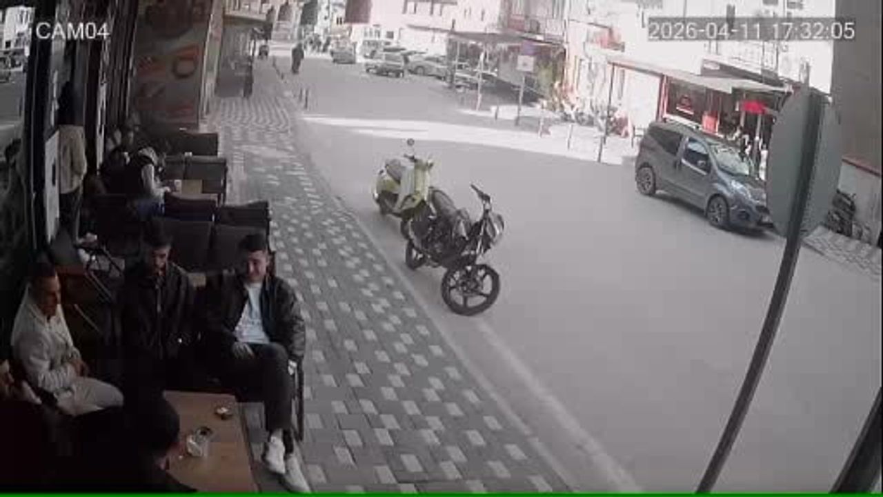 Simav'da 4,8 büyüklüğündeki depreme ait güvenlik kamerası görüntüleri yayımlandı