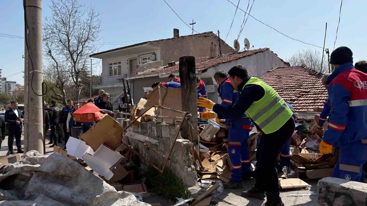 Sincan'da İhbar Üzerine Kapsamlı Çevre Temizliği
