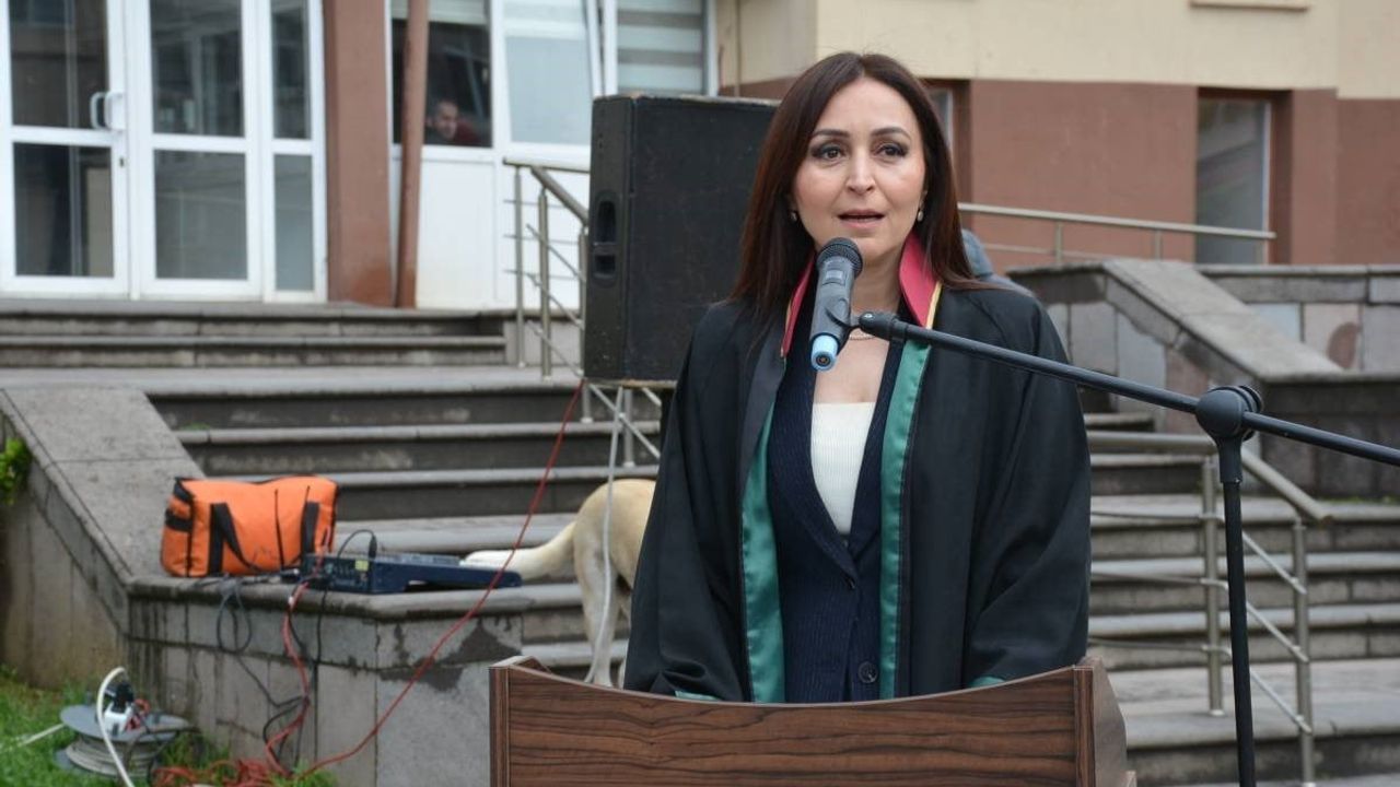 Sinop'ta 5 Nisan Avukatlar Günü'nde çelenk töreni ve Baro Başkanı'nın mesajı