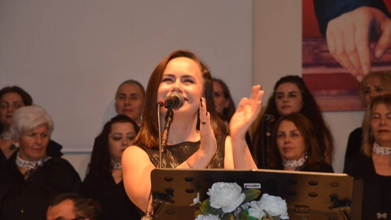 Sinop'ta 'Köklerden Geleceğe, Tellerden Dillere' konseri şehrin ilk solo Türk halk müziği etkinliği olarak ilgi gördü