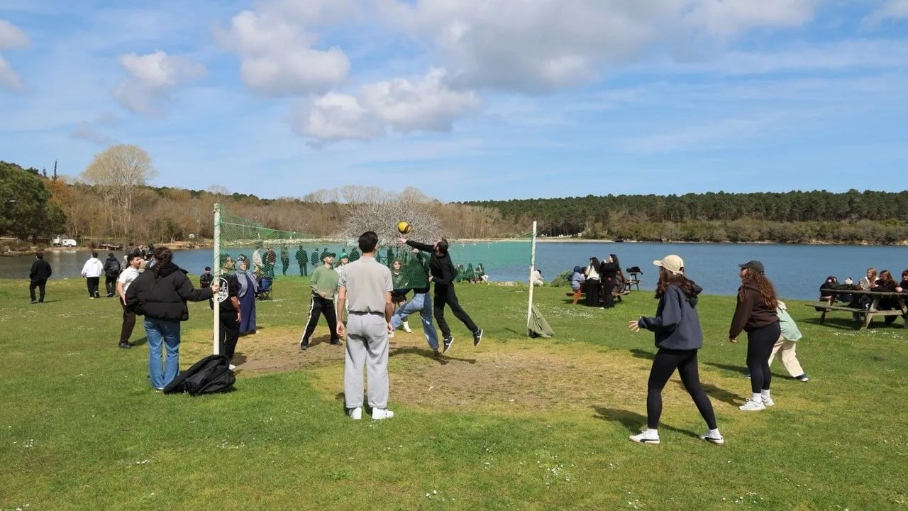 Sinop'ta Turizm Haftası: Üniversite Öğrencileri Akliman'da Piknikte Buluştu