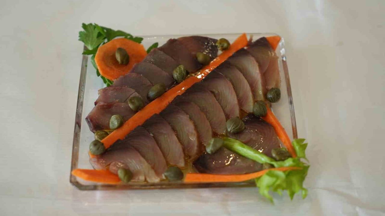 Sinop'ta Türkiye'nin ilk coğrafi işaretli su ürünü Lakerda tesisinde üretim başladı