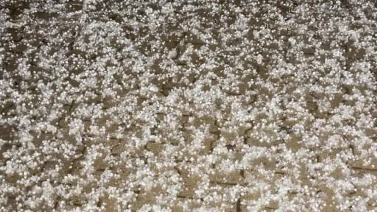 Şırnak’ta dolu etkili oldu: Beytüşşebap ve Uludere beyaza büründü