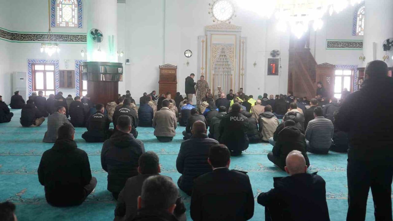 Şırnak’ta Polis Haftası kapsamında mevlit: Şehitler için dualar edildi