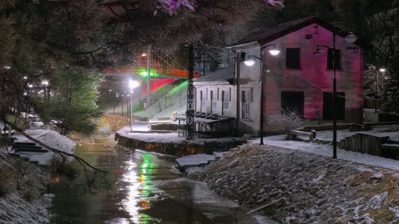 Sivas'ta Nisan Karı: Paşabahçe'de Beyaz Manzaralar ve Zirai Don Uyarısı