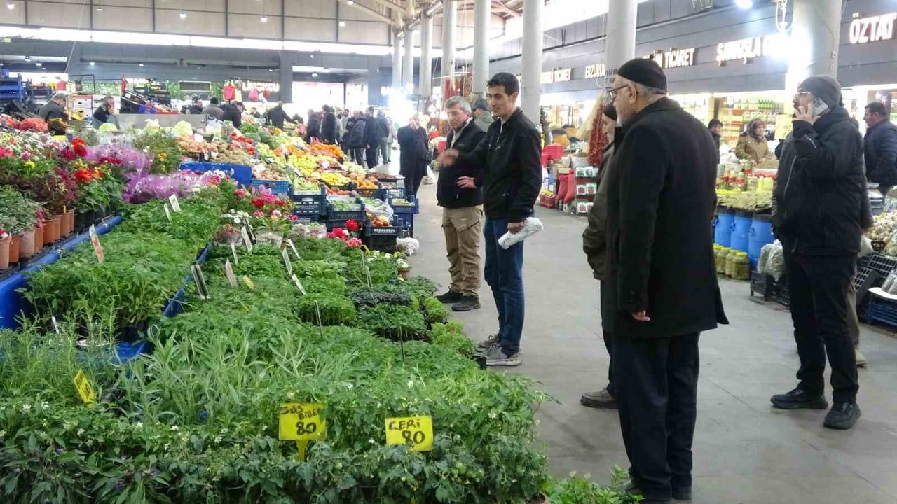 Sivas'ta tüketici kendi üretimini tercih ediyor: Fide ve tohum satışlarında artış