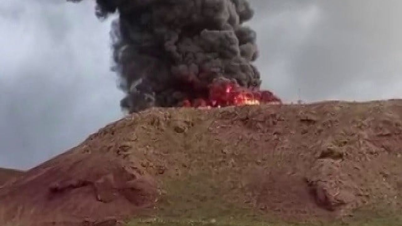 Sivas Zara'da çiftlik şantiyesinde yangın: sulama boruları, çadır ve konteynerler zarar gördü