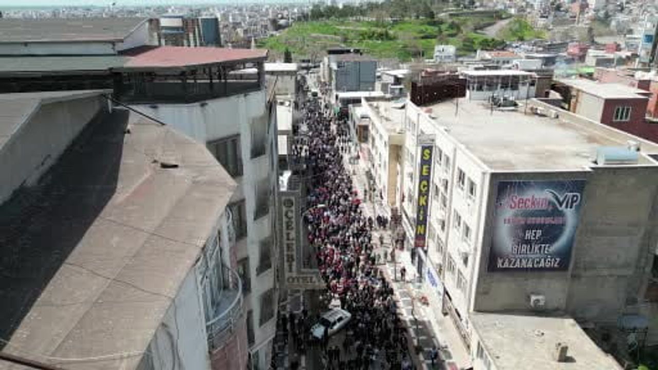 Siverek'te liseye yönelik silahlı saldırıya karşı yürüyüş ve basın açıklaması