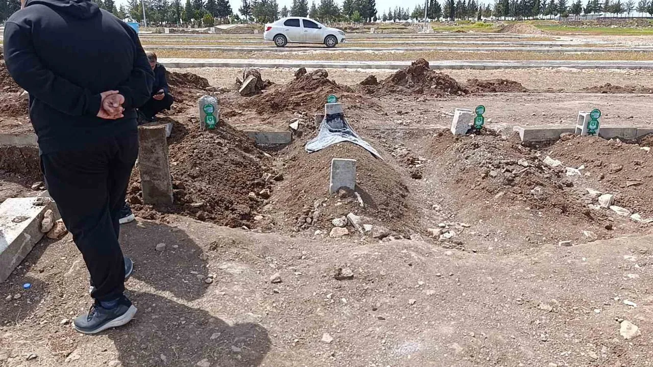 Siverek'te Okula Saldıran Şahıs Gece Yeni Asri Mezarlıkta Defnedildi; 16 Yaralıdan 7'si Taburcu Edildi