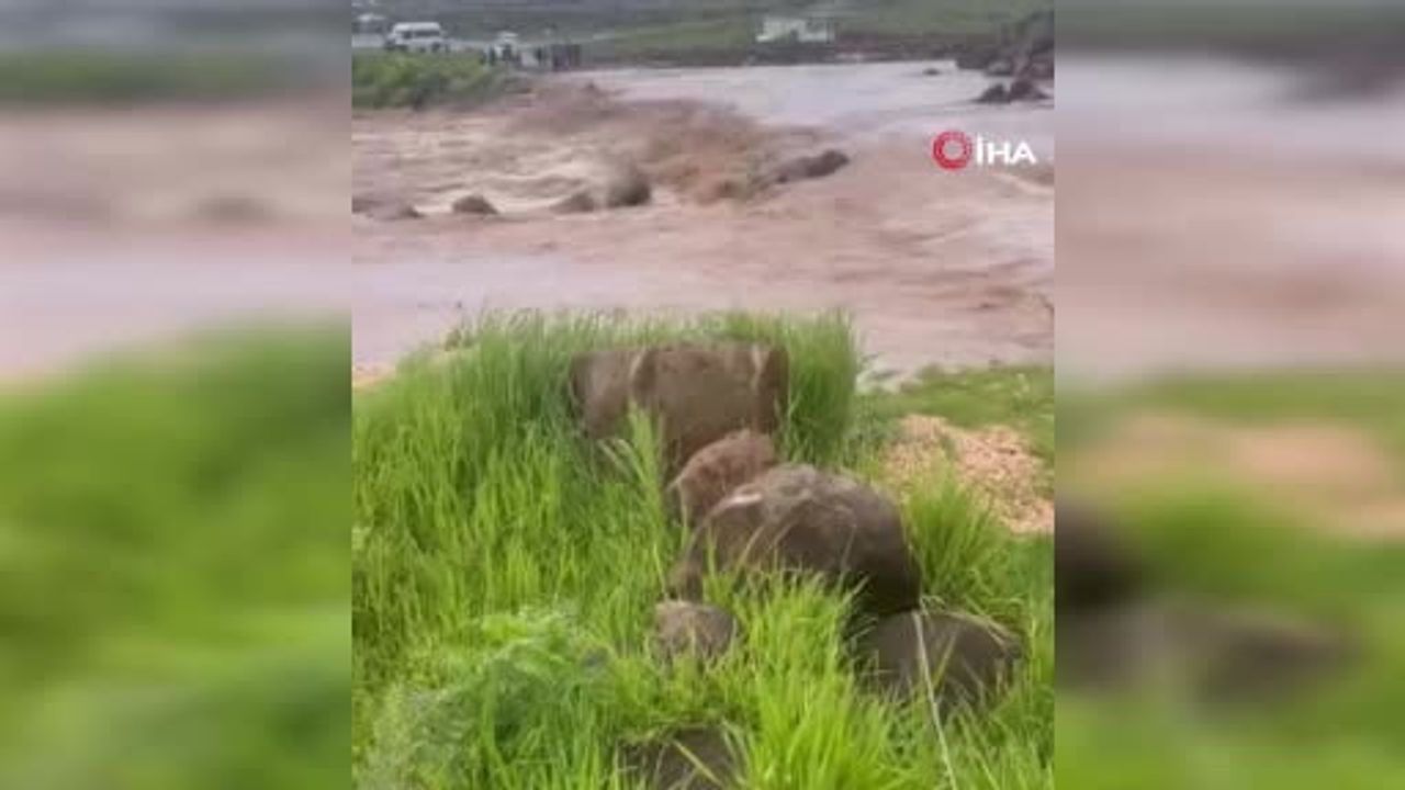 Siverek'te sağanak yağış sele yol açtı; kırsal alanlarda dereler taştı