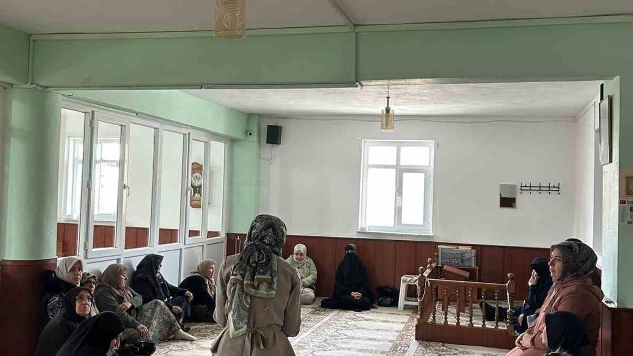 Sivrihisar'da kadınlara yönelik Kur’an-ı Kerim sohbeti ve destek eğitimi gerçekleştirildi