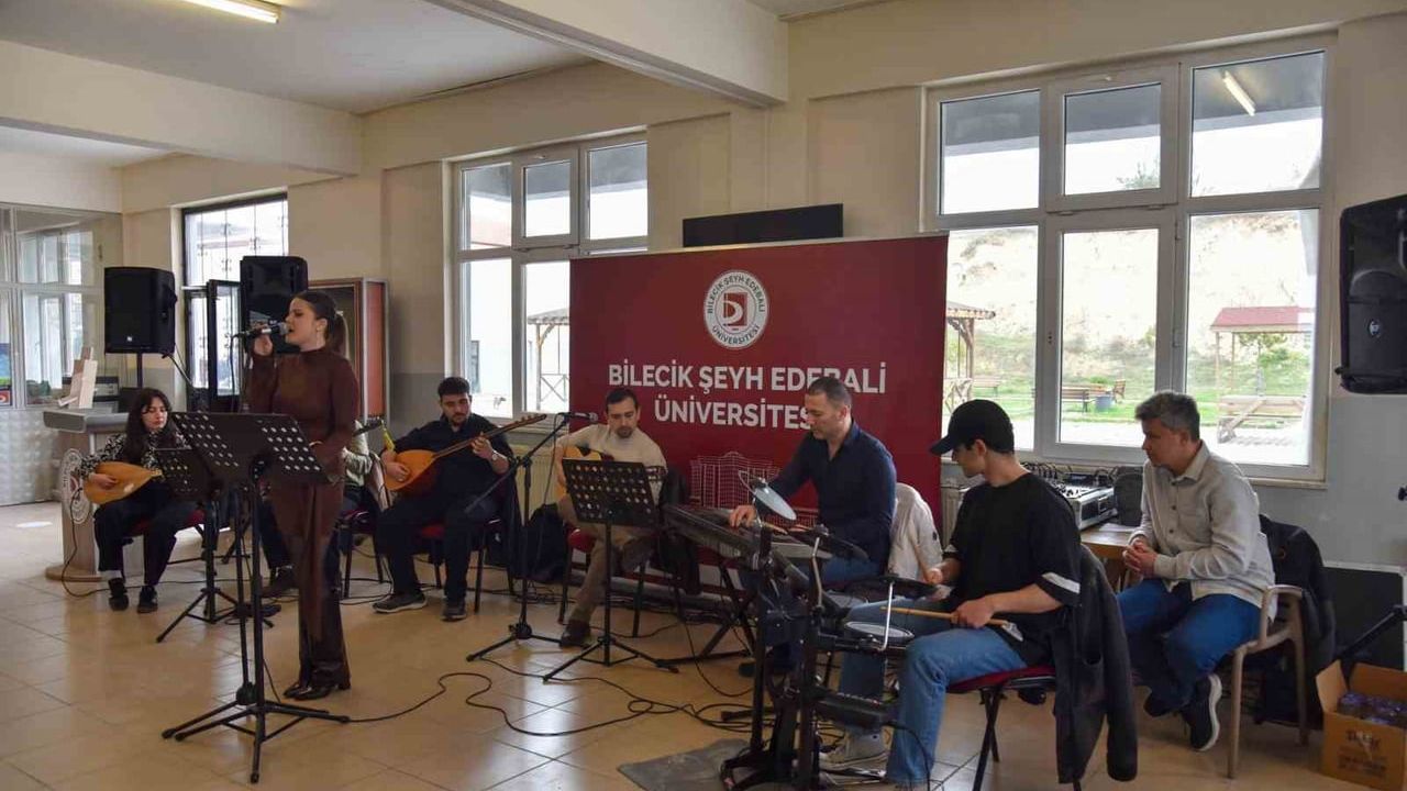 Söğüt Meslek Yüksekokulu'nda 'Kampüs Konserleri' yoğun katılımla gerçekleştirildi