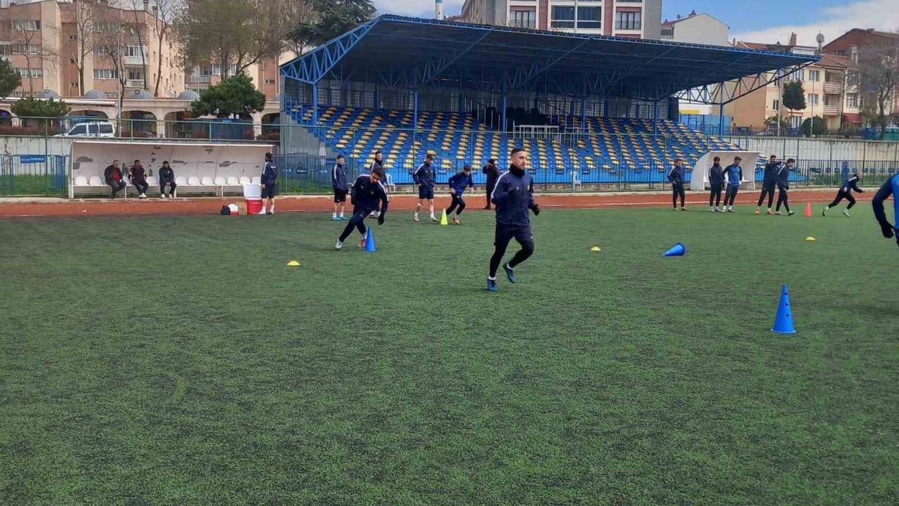 Söğütspor, BAL 5. Grup lideri Eşme Belediyespor'a konuk olacak