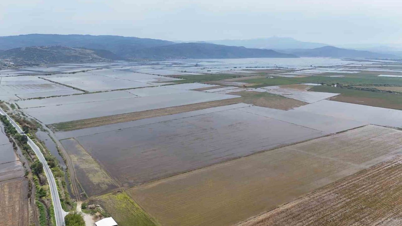 Söke Ovası 2026 yağışları sonrası sular altında kaldı; taşkın dronla görüntülendi