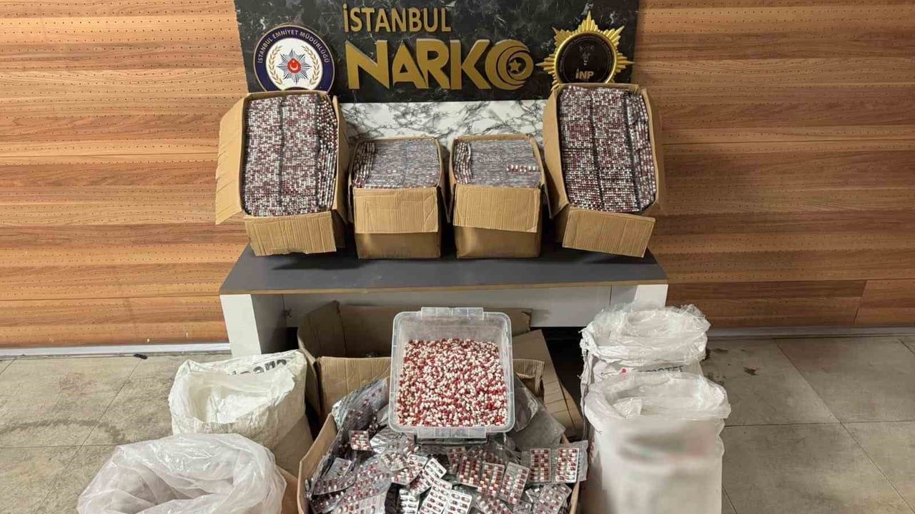 Sultanbeyli'de uyuşturucu operasyonu: 343 bin sentetik ecza hap ele geçirildi