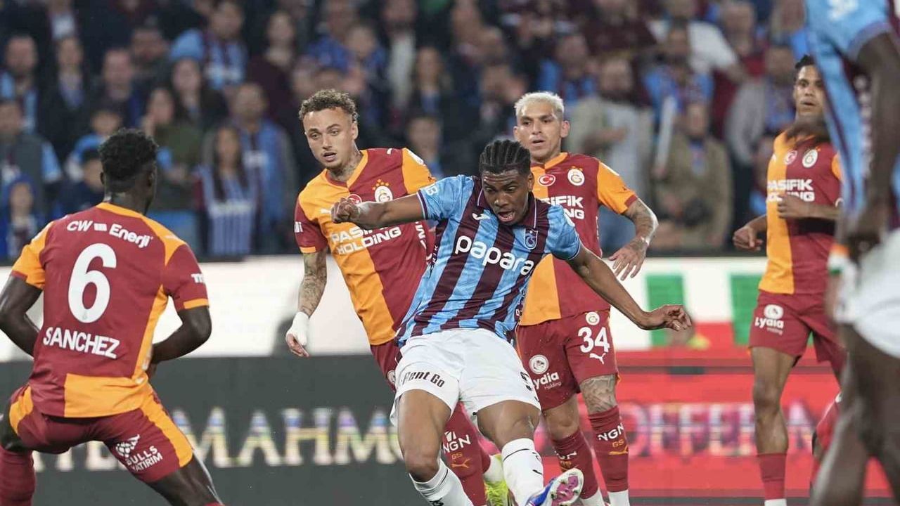 Süper Lig 28. Hafta: Trabzonspor, Galatasaray'ı 2-1 yener; Fenerbahçe, Beşiktaş'ı 1-0 geçti