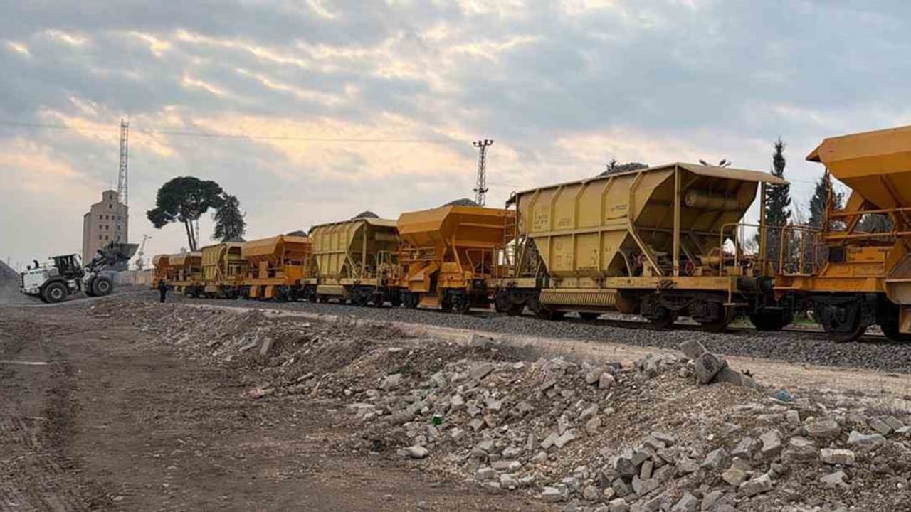Suriye sınırındaki 350 km'lik demiryolu hattı 31 Mart'ta yeniden trafiğe açıldı