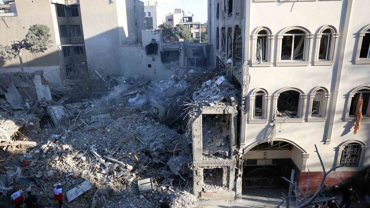 Tahran'da Horasaniye Sinagogu yakınlarında saldırı: İsrail ordusu sorumluluğu üstlendi, geniş hasar oluştu