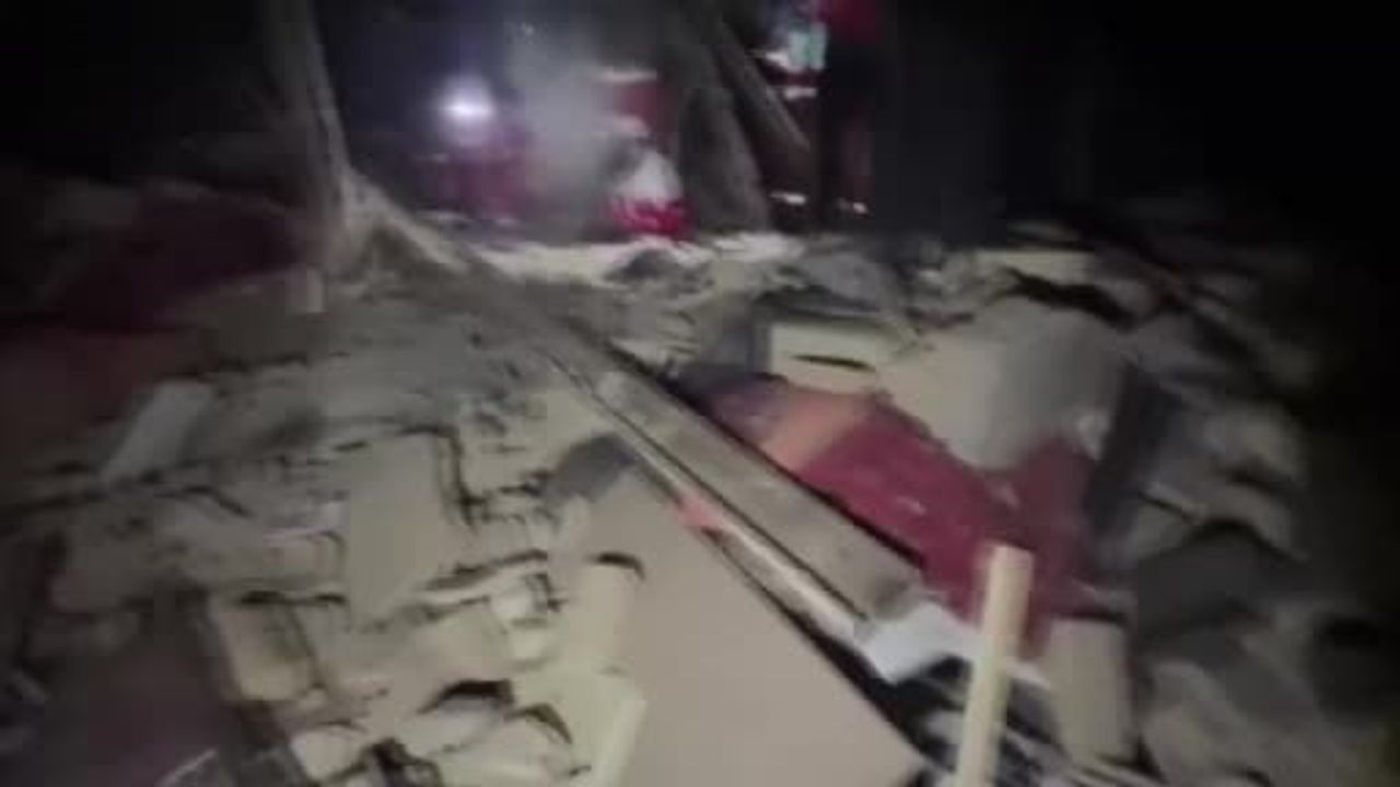 Tahran yakınlarında saldırılar: İslamşehr'de konut binasına hava saldırısı, en az 13 ölü