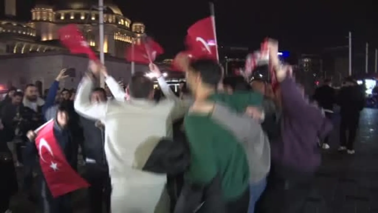 Taksim'de Dünya Kupası Coşkusu: Kutlamaların Kent Yaşamına Yansımaları