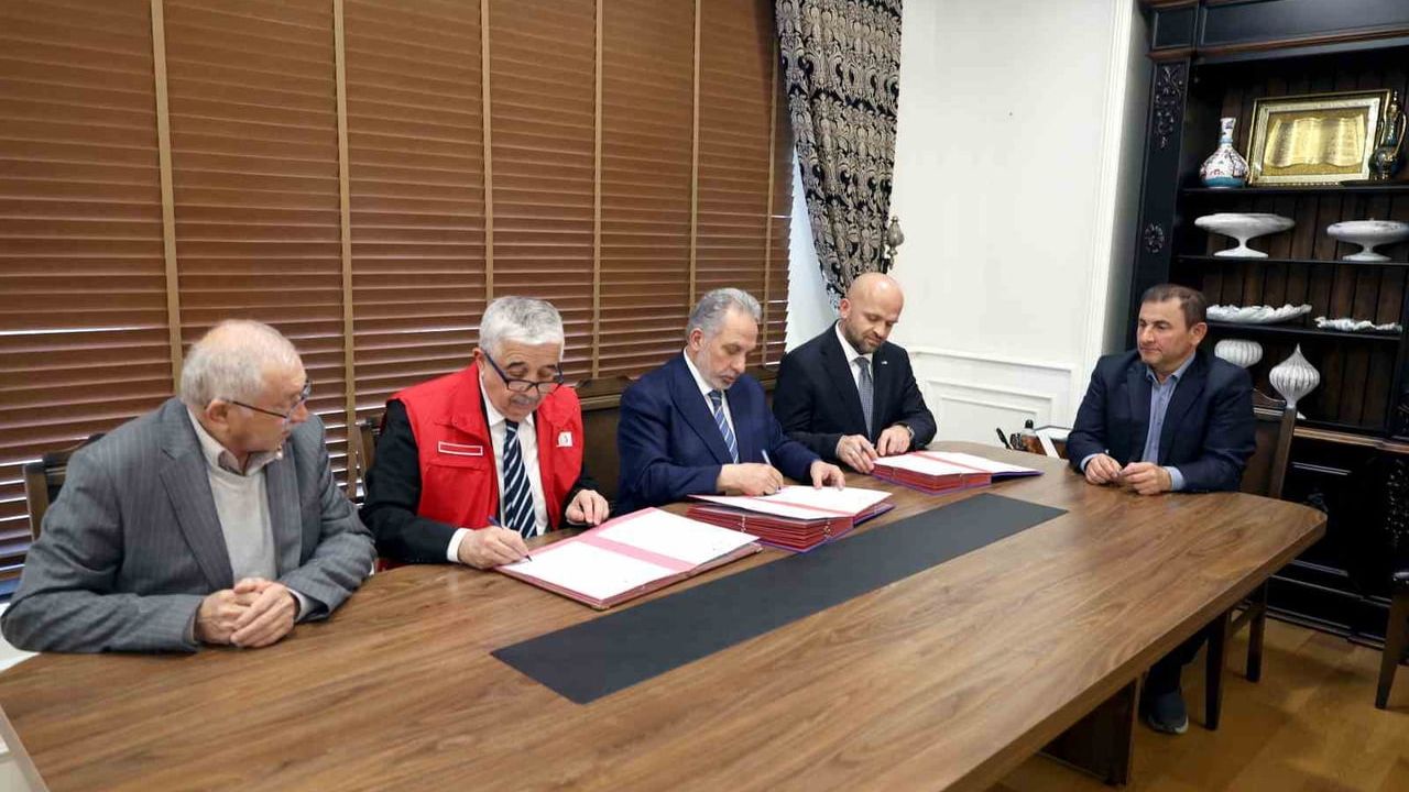 Talas Belediyesi ve Kızılay iş birliğiyle tekstil bağışları gıda kolilerine dönüştürülecek