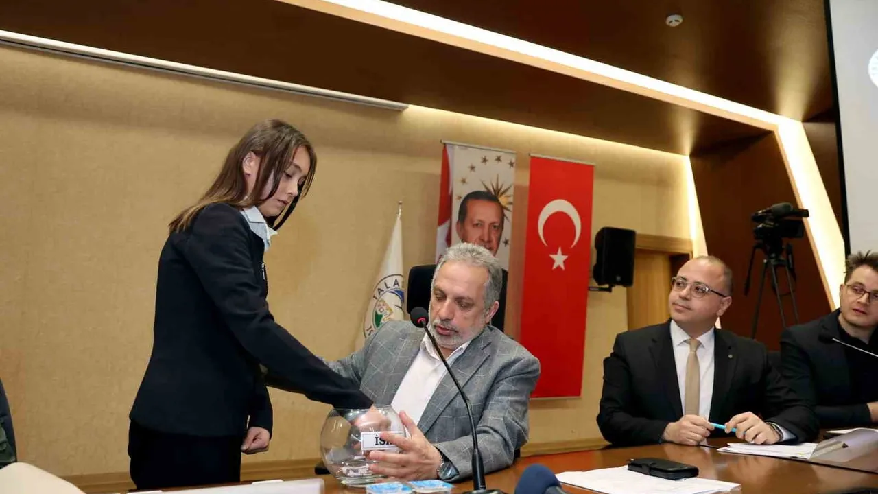 Talas'ta Menekşe Siteleri Kura Çekimi Noter Huzurunda Gerçekleşti