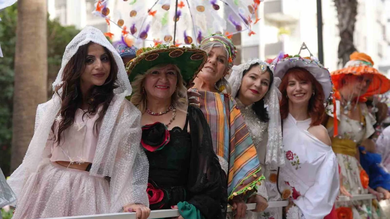 Tarsus Belediyesi, Portakal Çiçeği Festivali'nde takım mansiyon ödülüne layık görüldü