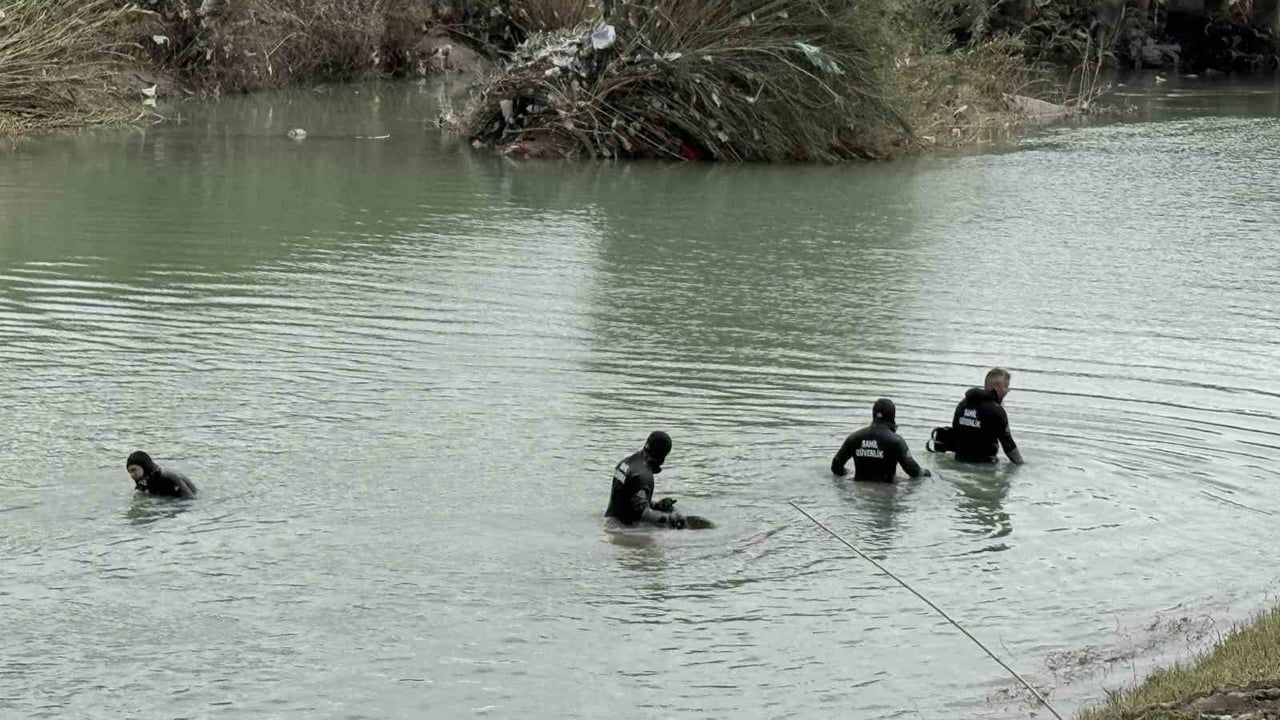 Tarsus'ta akıntıya kapılan 18 yaşındaki genci arama çalışmaları 8. günde devam ediyor