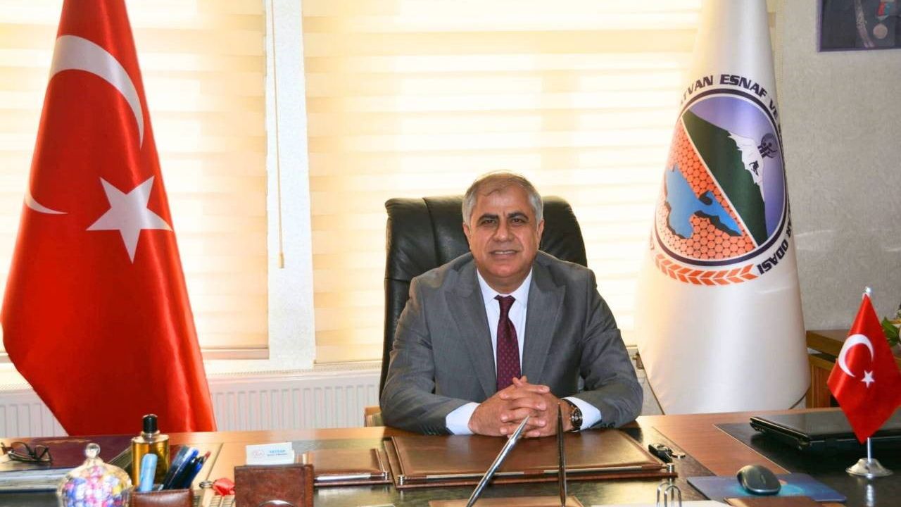 Tatvan'da bardak çay zammı: fiyat 12,50 TL olarak güncellendi