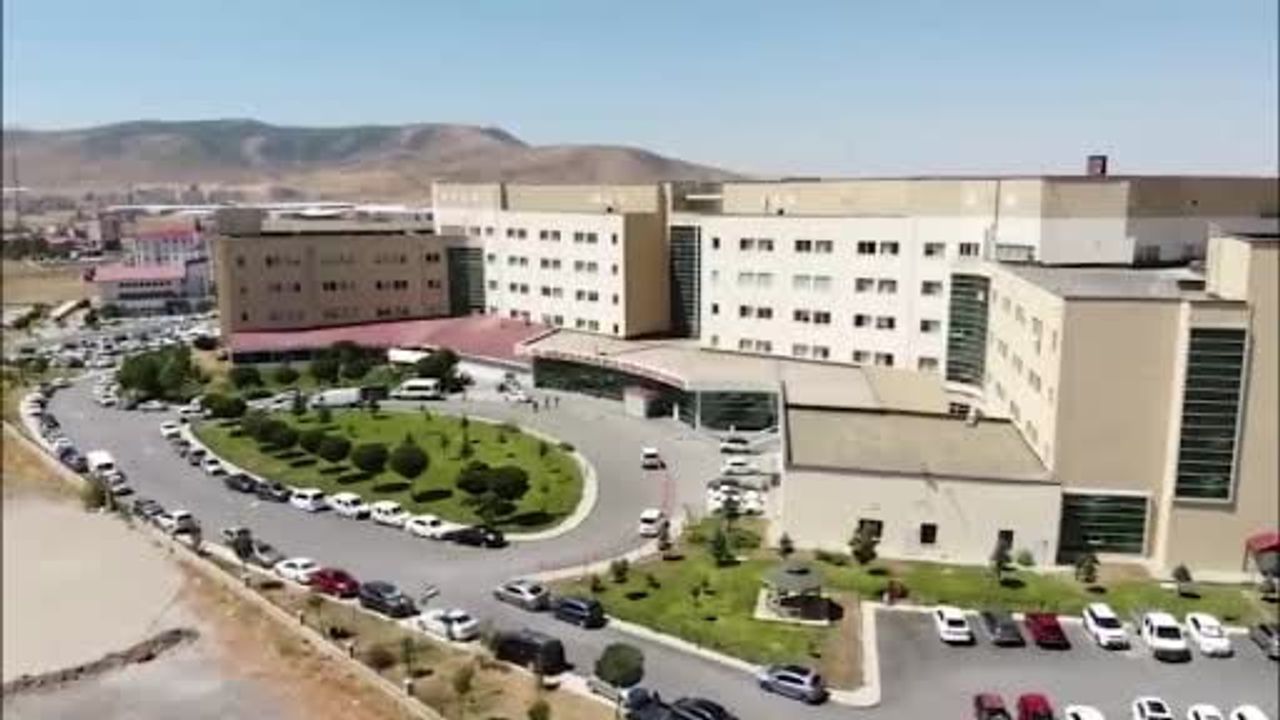 Tatvan Devlet Hastanesi'nden ihtiyaç sahibi gebelere ve yenidoğanlara destek projesi