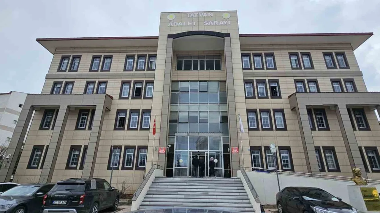 Tatvan ve mülhakat adliyeleri 2025'te dosya temizleme oranlarında yüzde 100'ü aştı