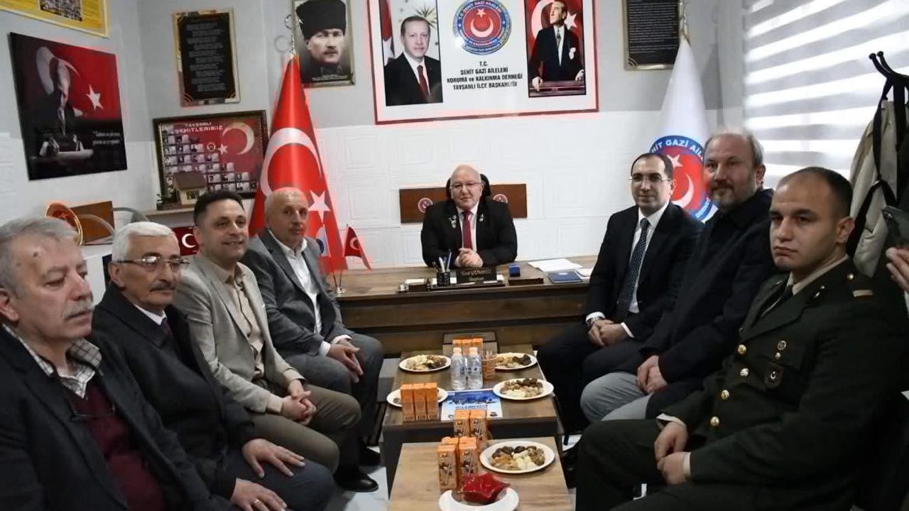 Tavşanlı’da Şehit Aileleri ve Gaziler İçin Kurulan Dernek Törenle Açıldı