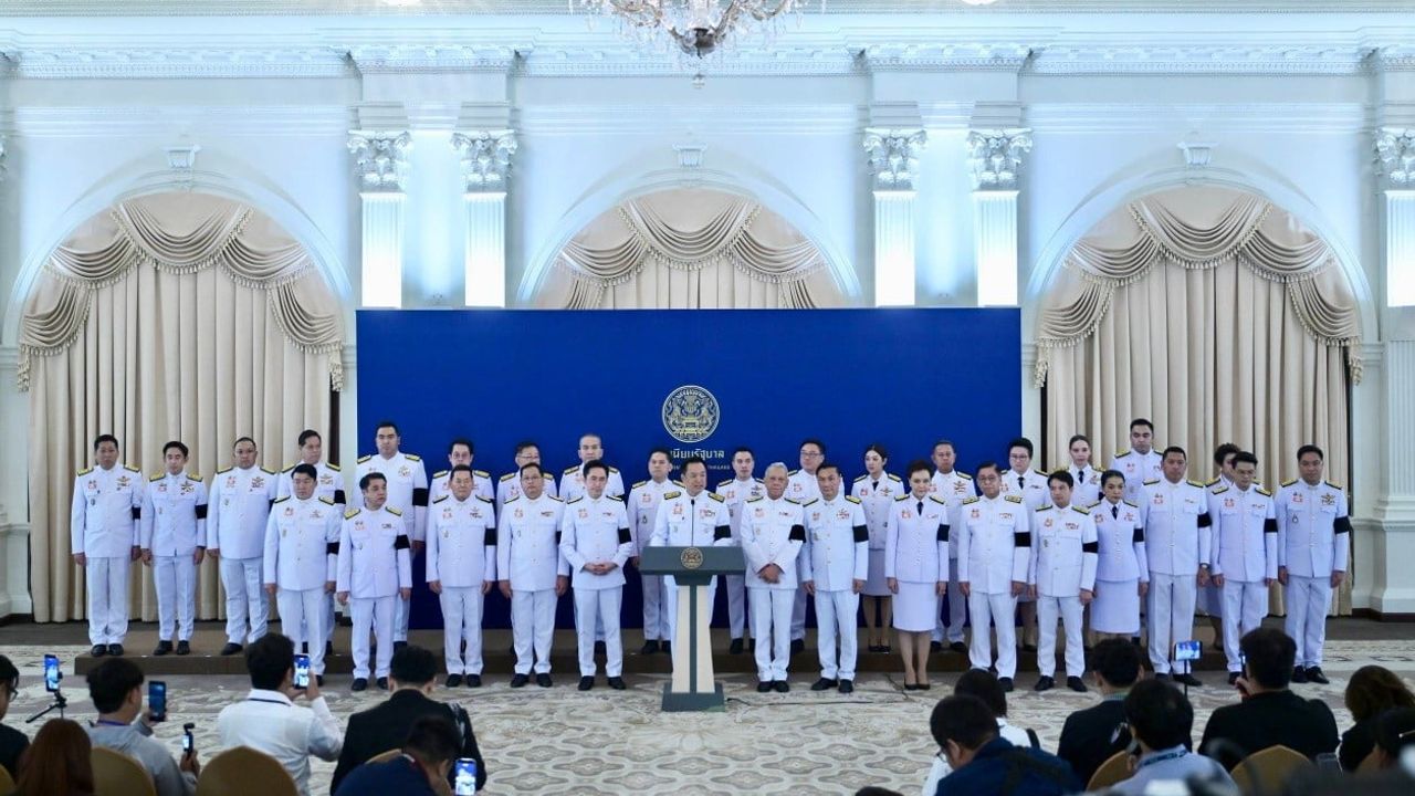 Tayland’da Anutin Charnvirakul liderliğindeki koalisyon kabinesi resmen göreve başladı