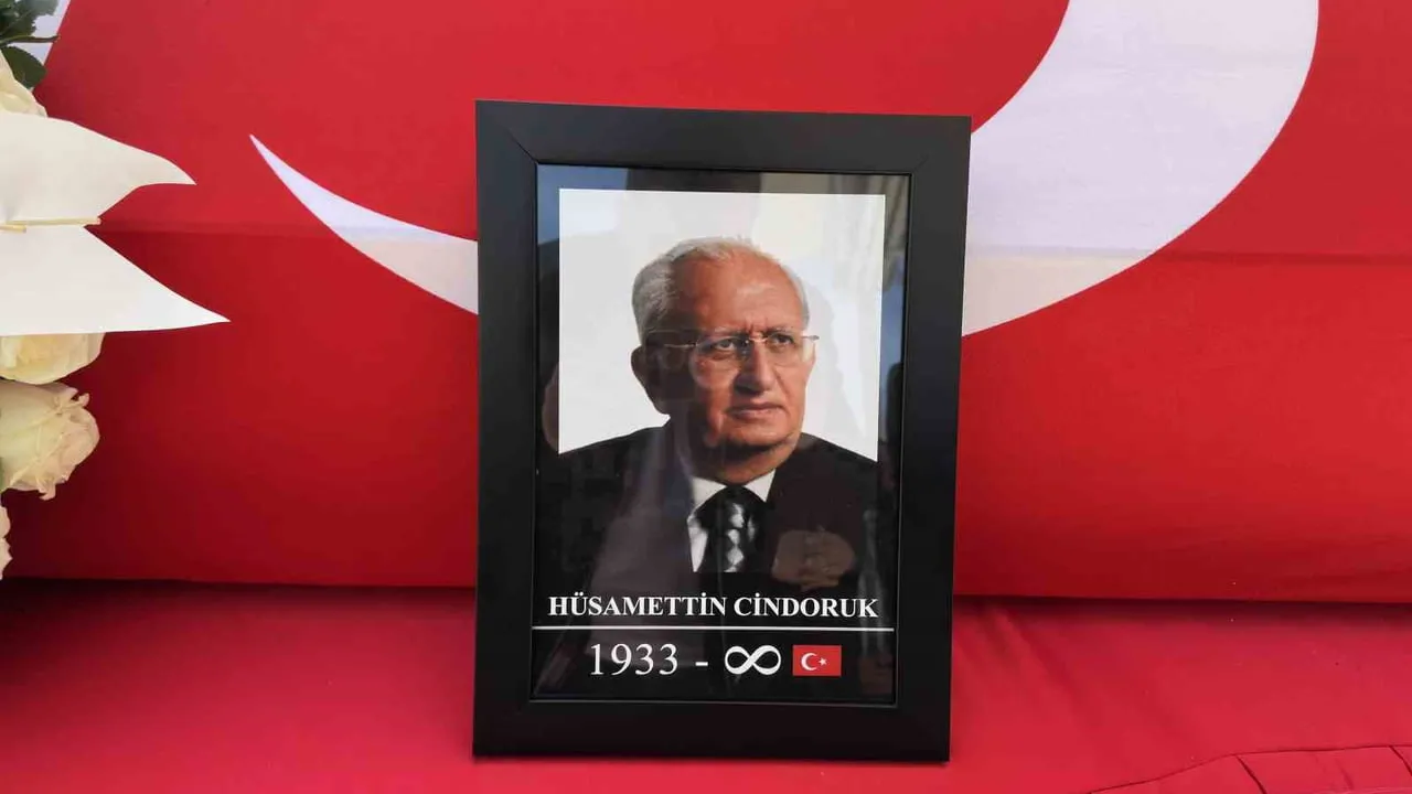 TBMM Eski Başkanı Hüsamettin Cindoruk Teşvikiye Camii'nde Uğurlandı